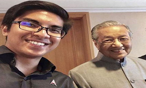 Ông Syed Saddiq có mối quan hệ thân thiết, gắn bó với Thủ tướng Mahathir. Ảnh: Says.com.