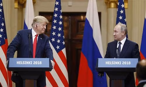 Tổng thống Nga Vladimir Putin (phải) và Tổng thống Mỹ Donald Trump trong cuộc họp báo chung sau cuộc gặp thượng đỉnh ở Helsinki, Phần Lan ngày 16/7. (Nguồn: nbcnews.com)