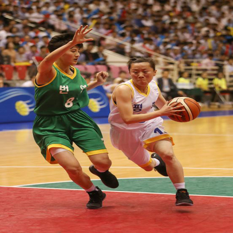 “Tôi cảm thấy tự hào khi thể thao đi đầu trong việc mở ra con đường tiến tới hòa giải, hòa bình và thịnh vượng giữa hai miền Triều Tiên”, Thứ trưởng Thể thao Triều Tiên Won Kil U phát biểu trước phái đoàn Hàn Quốc tới Bình Nhưỡng hôm 3/7.