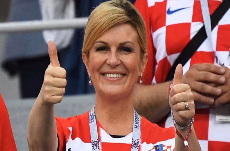 Về đời tư, nữ Tổng thống Croatia Kolinda đã lập gia đình với ông Jakov Kitarović vào năm 1996. Họ có hai người con là Katarina (sinh năm 2001) và Luka (sinh 2003). Ảnh: Heavy.