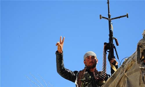 Theo hãng tin Fars (Iran), Quân đội Syria đã mở chiến dịch quân sự quy mô lớn nhằm vào nhóm khủng bố từ nhiều hướng tại vùng "Tam giác Chết" ở Tây Bắc Daraa và Quneitra ngày 15/7. Ảnh: FNA.