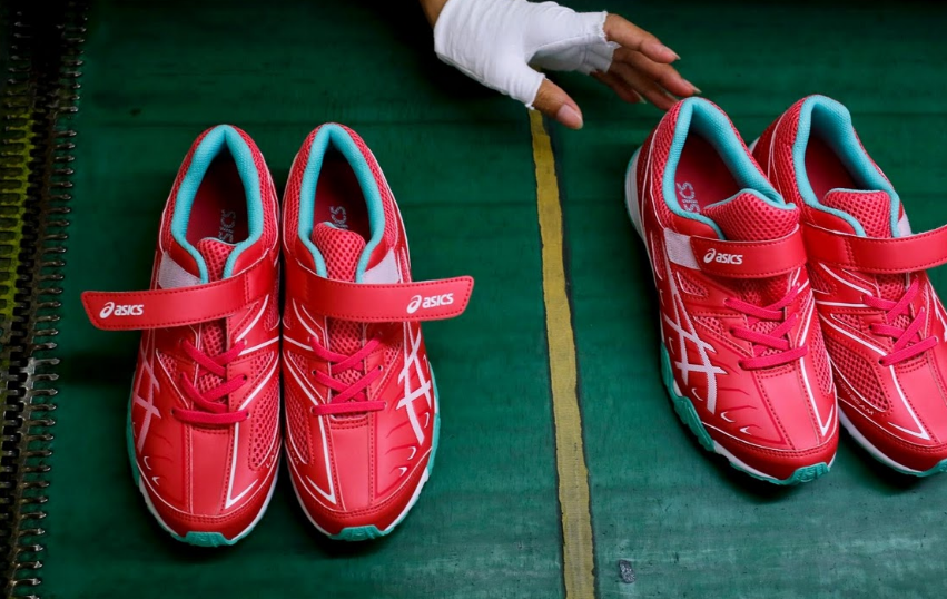 Những đôi giày sau khi được hoàn thiện.