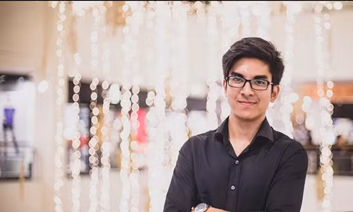 Bo truong o Malaysia 25 tuoi, dien trai nhu hotboy