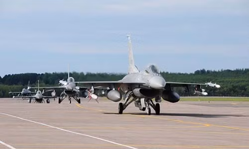 “Sau quá trình phân tích kỹ lưỡng, chúng tôi đã chọn giải pháp tốt nhất bởi vì chúng (F-16) hiện là dòng chiến đấu cơ hiện đại tốt về giá cả, chất lượng và sức mạnh chiến đấu”, Bộ trưởng Quốc phòng Slovakia Peter Gajdos cho hay. Ảnh: defence-blog.com.