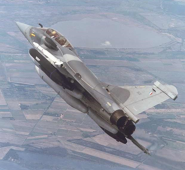 Dassault Rafale có chiều dài 15,27 mét, cao 5,34 mét và trọng lượng cất cánh tối đa 24,5 tấn. Ảnh: airforce-technology.com