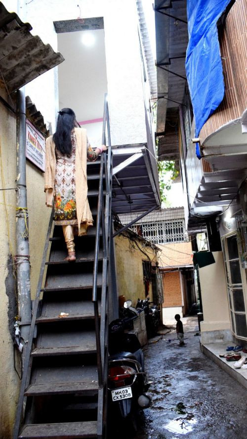 Neha Munde, 28 tuổi là một trong số nhiều nạn nhân bị hiếp dâm.