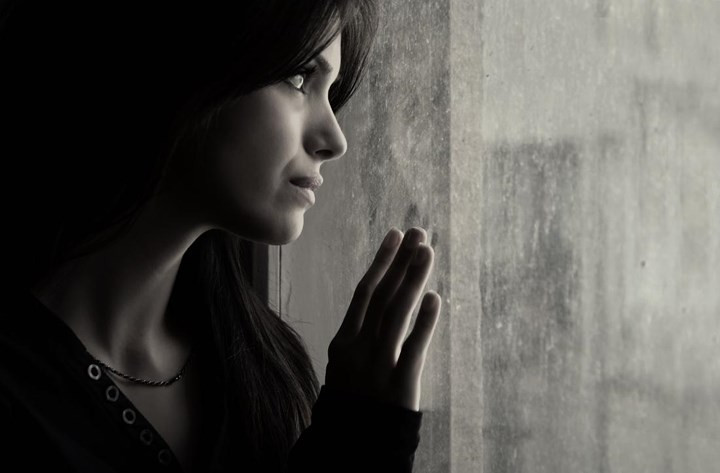 Quá cẩn trọng: Nhiều người bị tổn thương bởi những người họ từng yêu thương. Họ đã mất một thời gian dài để vượt qua và giống như “con chim sợ cành cong”, họ không sẵn sàng để bắt đầu một tình yêu mới.