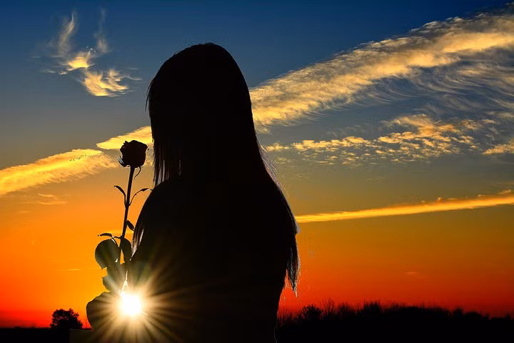 Yêu cầu một mối quan hệ nghiêm túc: Càng trưởng thành, bạn sẽ càng muốn tìm kiếm một mối quan hệ nghiêm túc và ý nghĩa. Thay vì những cảm xúc bồng bột của tuổi trẻ, bạn muốn đối phương phải có sức hút, có những điểm chung và có thể sẻ chia cùng bạn.