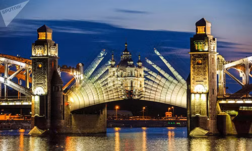 Theo Sputnik, thời điểm tuyệt vời nhất cho du khách đến thành phố Saint Petersburg là vào mùa hè, đặc biệt là từ cuối tháng 6 và đầu tháng 7, khi khoảng thời gian này diễn ra hiện tượng đêm trắng kỳ thú. (Nguồn ảnh: Sputnik)