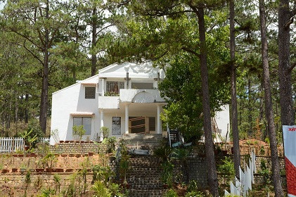 “Ngoi nha ma” o Da Lat bong dung duoc doi doi