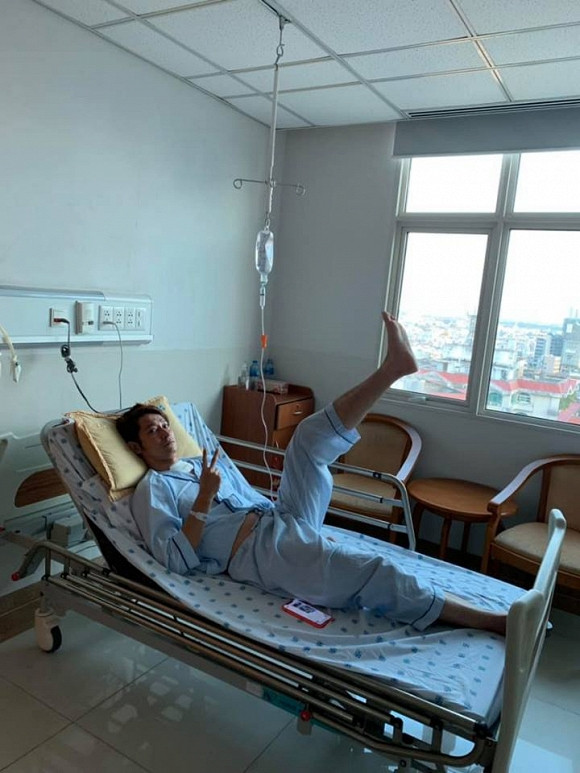 Giau kin tinh trang benh, Huy Khanh dot ngot nhap vien de mo gap