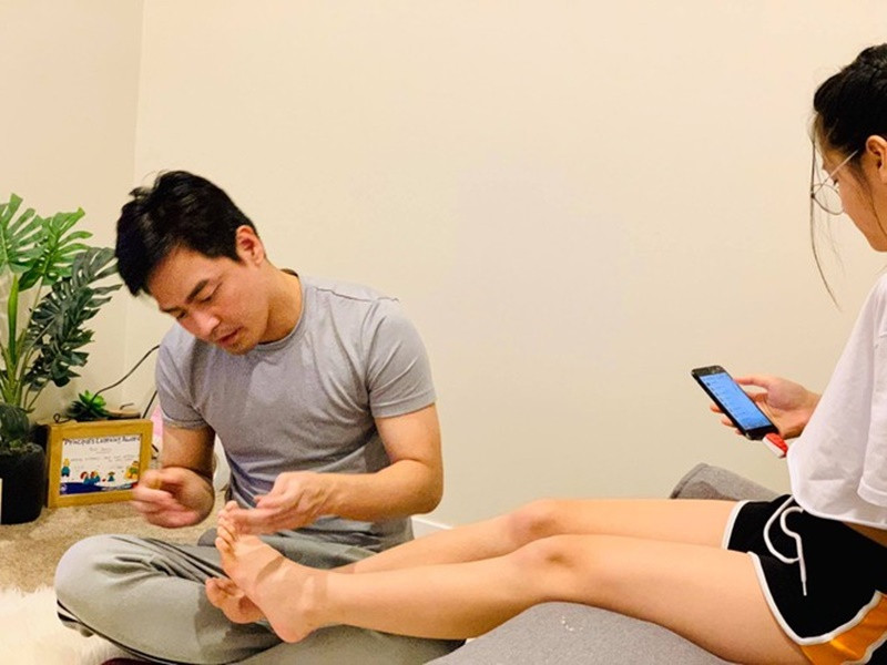 Bo thừa hưởng chiều cao nổi bật của bố. Ảnh: FBNV