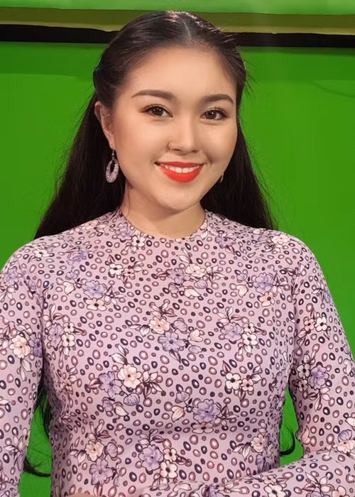 Lê Vân sở hữu nhan sắc khá xinh đẹp.