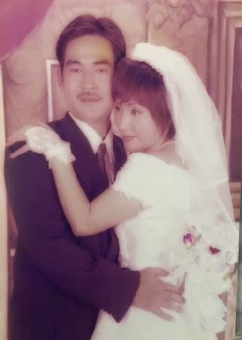 Nữ diễn viên phim “Nhà bà Nữ” từng chia tay chồng, trở về nhà mẹ đẻ ở TPHCM. Tuy nhiên, chồng của cô từ Huế vào TPHCM để thuyết phục cô quay trở lại. Sau đó, cả hai tái hợp. Khi Ngân Quỳnh sinh con, mẹ của cô mới chấp nhận mối quan hệ của vợ chồng Ngân Quỳnh. Ảnh: FBNV