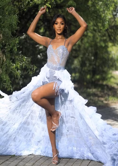 Người đẹp từng chơi khúc côn cầu cho một đội tuyển trong 6 năm.