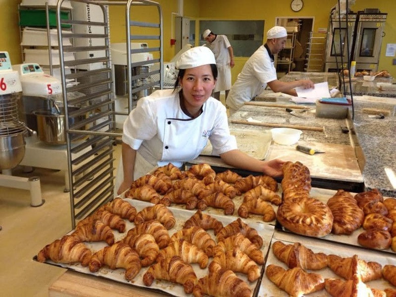 Trước khi trở lại với nghề xiếc, chị gái Quốc Cơ - Quốc Nghiệp làm đủ nghề. Ảnh: Tổ Quốc