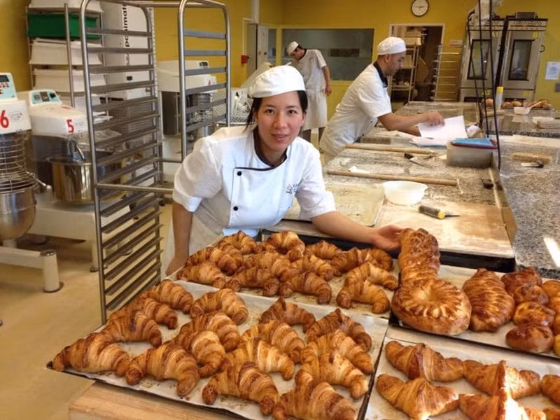 Trước khi trở lại với nghề xiếc, chị gái Quốc Cơ - Quốc Nghiệp làm đủ nghề. Ảnh: Tổ Quốc