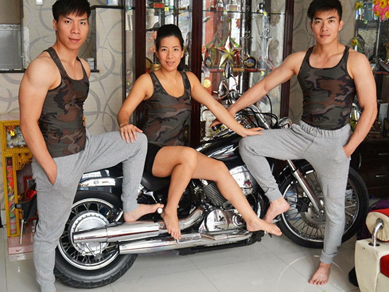 Chân dung chị gái theo nghề xiếc của anh em Quốc Cơ - Quốc Nghiệp Chan dung chi gai theo nghe xiec cua anh em Quoc Co - Quoc Nghiep