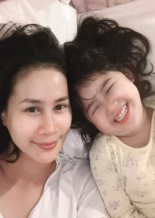 Bé Hera càng lớn càng hiểu chuyện.