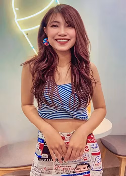 Giữa tháng 12/2022, “O Sen” Ngọc Mai bị Xesi - tác giả ca khúc Túy âm tố hát "Túy âm" không xin phép tại Lễ hội Âm nhạc Quốc tế HOZO 2022 và tại Phòng trà Bến Thành (TPHCM). “Nghệ sĩ Ngọc Mai đã xin phép một nghệ sĩ khác và không phải tác giả của tác phẩm Túy âm. Tuy nhiên, trên cương vị là tác giả, tôi không hề nhận được bất cứ thông tin gì về việc biểu diễn của 2 sự kiện này từ bất kì đơn vị nào", Xesi viết trên trang cá nhân. Ảnh: Vietnamnet