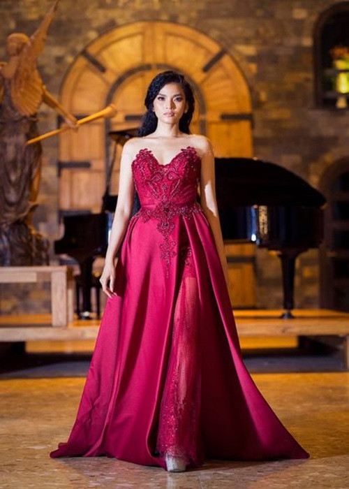 Những năm qua, Trương Thị May thi thoảng làm người mẫu, đóng phim.