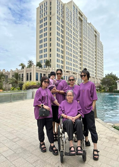 Hiện tại, cuộc sống của Trương Thị May bên mẹ và gia đình đầy bình yên.