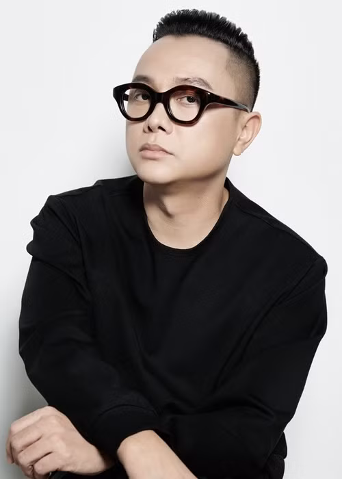 Trong cuộc phỏng vấn với Zing, Công Trí cho biết, anh không tốn khoản tiền nào để sao Hollywood diện trang phục của mình. Ảnh: FBNV