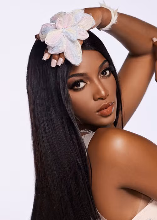 Luyanda Zuma - đại diện Nam Phi sở hữu vòng ba lên đến 106cm. Cô cao 1m75. Luyanda từng lọt top 10 Hoa hậu Nam Phi 2022. Nhiều người kỳ vọng đại diện Nam Phi sẽ tiến sâu trong chung kết Miss Charm 2023. Ảnh: Miss Charm