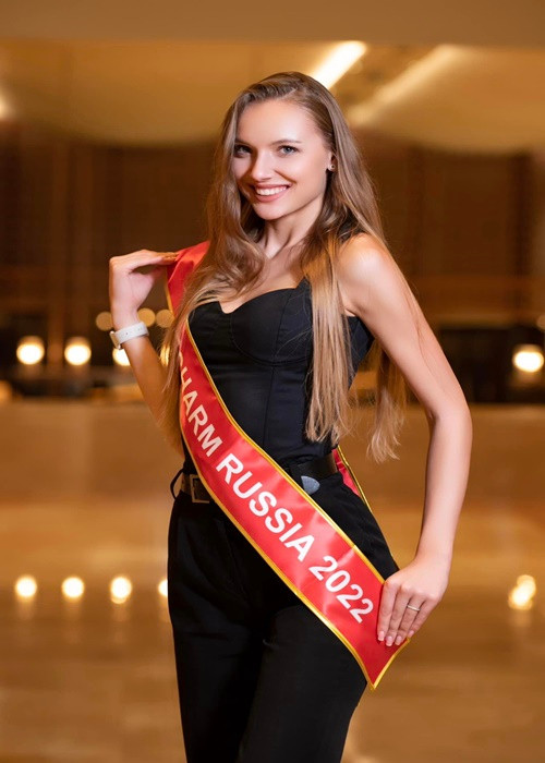 Anna Baksheeva từng đăng quang Hoa hậu Trái đất Nga 2019 và lọt top 10 Hoa hậu Trái đất 2019. Ảnh: Miss Charm