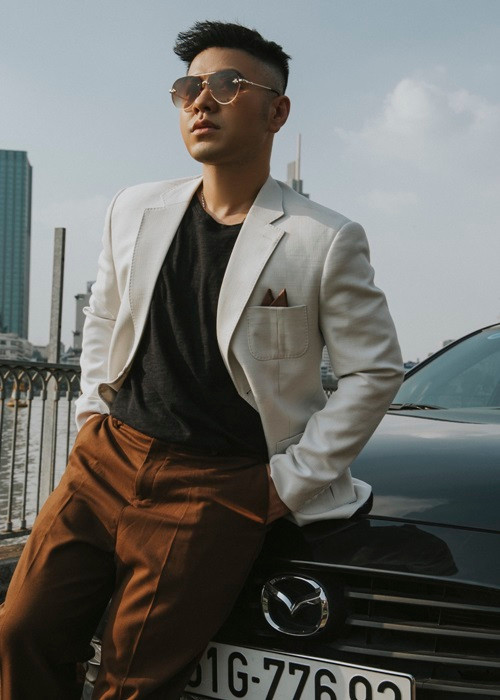 Tháng 1/2020, nam ca sĩ sinh tiết lộ, sau 6 tháng dao kéo, anh giảm thành công 8kg. Ảnh: Dân Việt