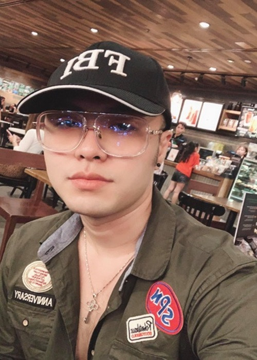 Sau khi phẫu thuật thẩm mỹ, gương mặt và thân hình của Akira Phan trở nên thon gọn hơn. Ảnh: Zing