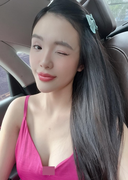 Nữ diễn viên được khen có gu thời trang trẻ trung, quyến rũ. Ảnh: FBNV