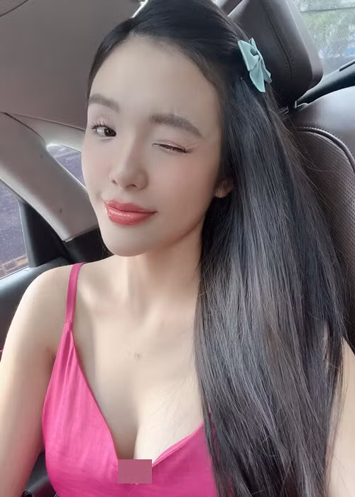 Nữ diễn viên được khen có gu thời trang trẻ trung, quyến rũ. Ảnh: FBNV