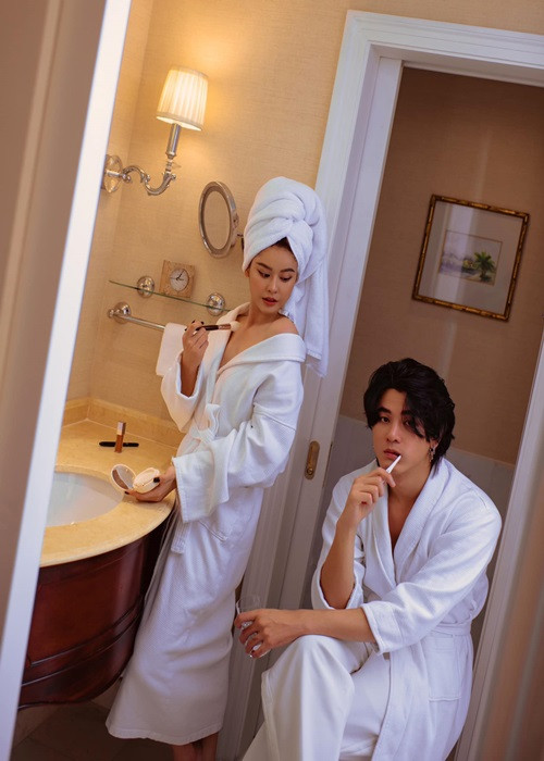 Trước đó, cả hai có nhiều khoảnh khắc bên nhau. Ảnh: FBNV