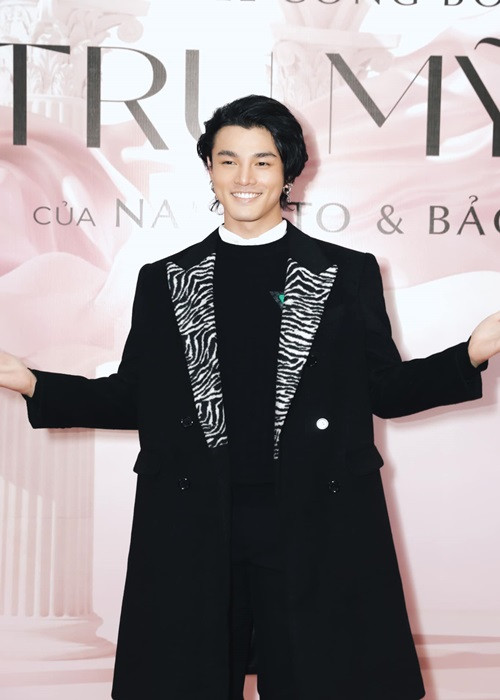 Nam diễn viên sở hữu nụ cười tỏa nắng. Ảnh: FBNV