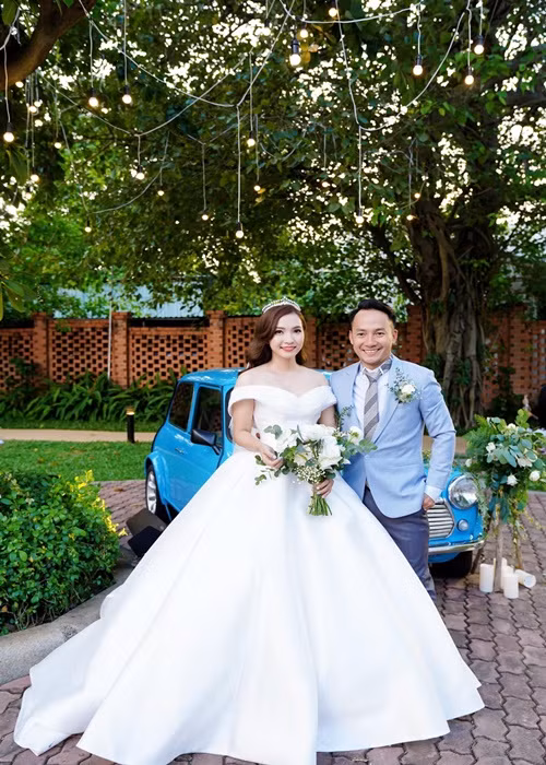 Tiến Đạt bí mật hẹn hò Thụy Vy. Đám cưới của cặp đôi diễn ra vào tháng 12/2018. Ảnh: FBNV