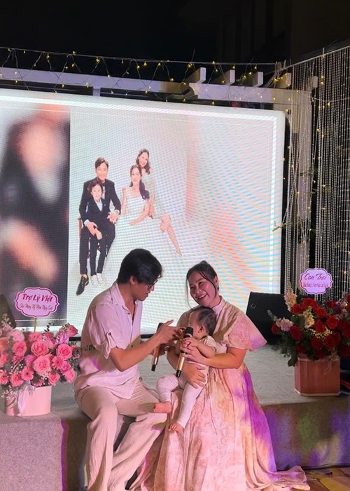 Doanh nhân Ngọc Tiền từng chia sẻ trên Vietnamnet, sau khi kết hôn, niềm vui được làm vợ, làm mẹ khiến cô thấy mình là người phụ nữ viên mãn.