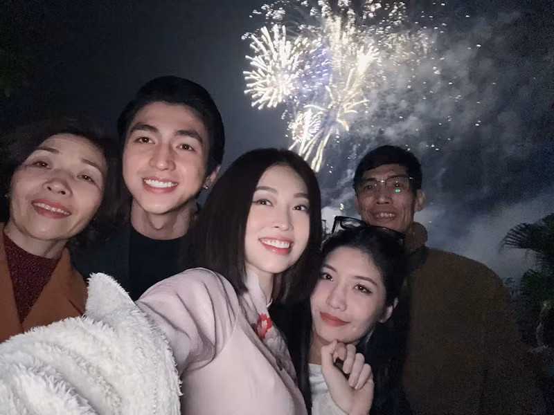 Phương Nga được bố mẹ chồng yêu thương.