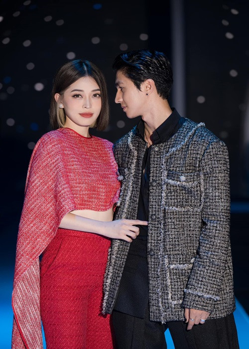 "Có nghĩa là, trước đây khi hai người đi chơi thì đều phải sắp xếp thời gian để An đưa em về nhà và sau đó mới về nhà của An. Còn bây giờ hai người mà đi đâu, thậm chí là cả đi làm, đi chơi thì đều có thể muộn hơn một chút, về thẳng nhà của mình và hai người tự sắp xếp thời gian cho nhau. Thời gian cũng linh hoạt hơn nhưng bên cạnh đó cũng cần nhiều thời gian hơn để lo cho gia đình", bà xã Bình An tâm sự.