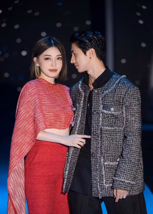 "Có nghĩa là, trước đây khi hai người đi chơi thì đều phải sắp xếp thời gian để An đưa em về nhà và sau đó mới về nhà của An. Còn bây giờ hai người mà đi đâu, thậm chí là cả đi làm, đi chơi thì đều có thể muộn hơn một chút, về thẳng nhà của mình và hai người tự sắp xếp thời gian cho nhau. Thời gian cũng linh hoạt hơn nhưng bên cạnh đó cũng cần nhiều thời gian hơn để lo cho gia đình", bà xã Bình An tâm sự.