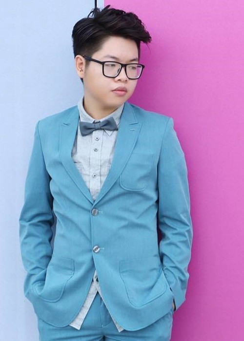 Năm 2015, chàng sinh viên 18 tuổi Đức Phúc đến với The Voice. Nhờ có giọng ca hay, “chàng trai đung đưa” trở thành quán quân cuộc thi này.