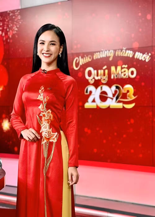 Nữ MC gắn bó với bản tin Chuyển động 24h vài năm qua.