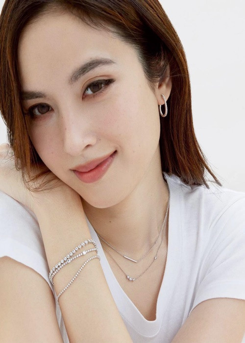 Nhiều fan vui mừng khi Nong Poy sắp bước vào cuộc hôn nhân.