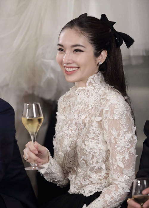 Trong quá khứ, Nong Poy hẹn hò vận động viên chơi golf Warwick Pong trong 5 năm.