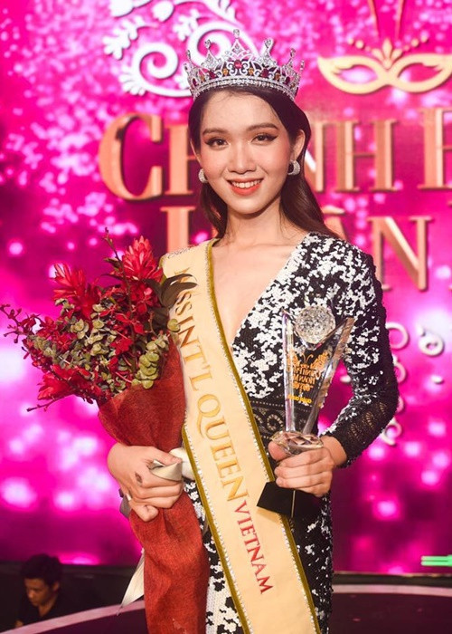 Đỗ Nhật Hà đăng quang Hoa hậu Chuyển giới Việt Nam 2018. Năm 2019, cô "mang chuông đi đánh xứ người". Ảnh: FBNV