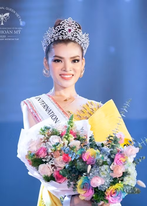 Phùng Trương Trân Đài là mỹ nhân đăng quang Hoa hậu Chuyển giới Việt Nam 2020. Ảnh: FBNV