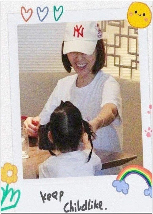 Vợ chồng Lâm Tâm Như vô cùng cẩn thận khi đăng ảnh con trên mạng xã hội. Ảnh: Sức khỏe và đời sống