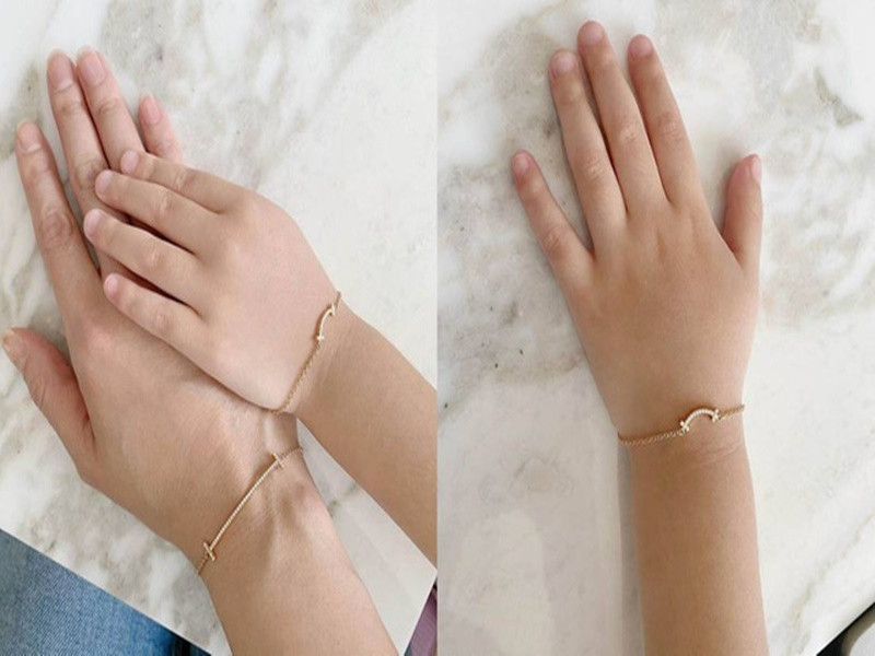 Nữ diễn viên khoe ảnh bàn tay của mình và ái nữ. Ảnh: VTV