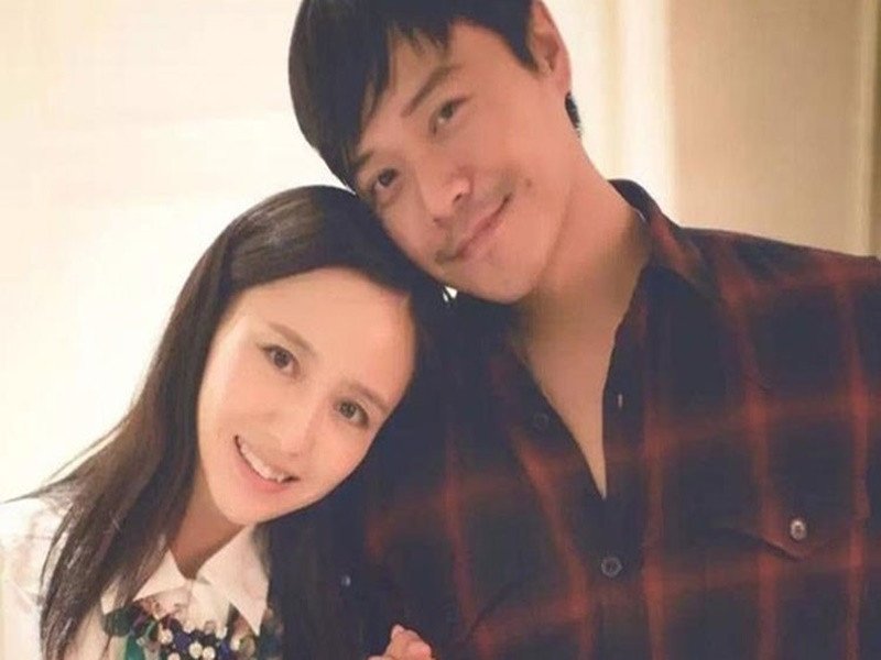 Trần Tư Thành kết hôn với Đồng Lệ Á vào năm 2014. Cặp đôi ly hôn vào năm 2020 sau nhiều lần Trần Tư Thành bị truyền thông phát hiện ngoại tình. Ảnh: Thể thao văn hóa