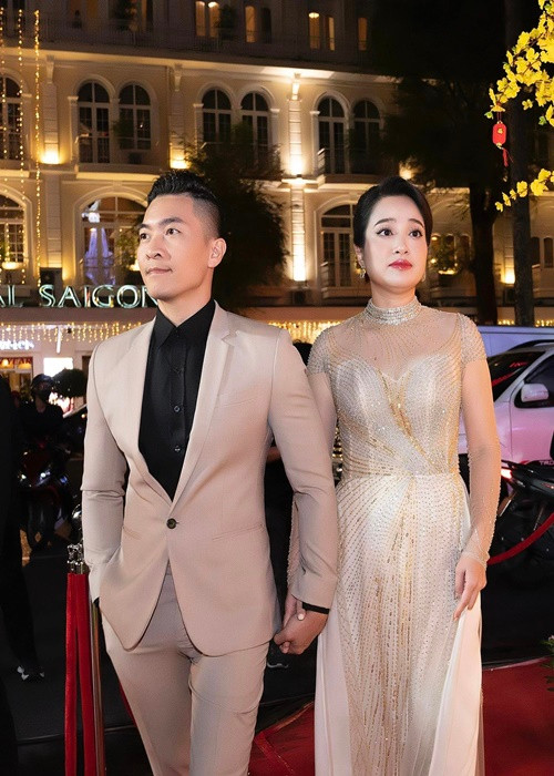 Vợ chồng Quốc Cơ gặp nhau lần đầu trong chuyến đi diễn giao lưu văn hóa Việt Nam - Canada. Ảnh: FBNV